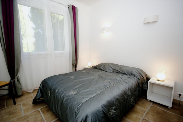 Foto van Vakantiehuis in Le Thor met privézwembad - Vakantiehuis in Le Thor - BedRoom
