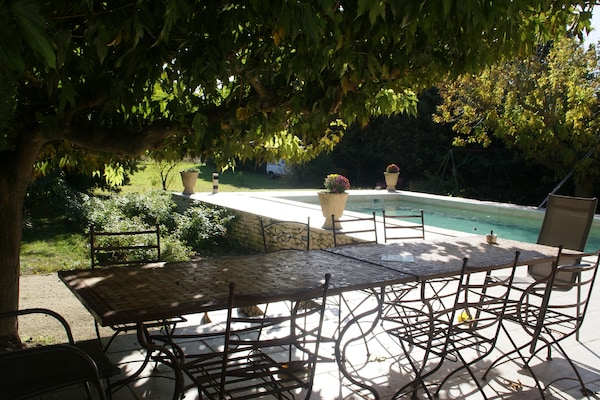 Foto van Vakantiehuis in Le Thor met privézwembad - Vakantiehuis in Le Thor - TerraceBalcony