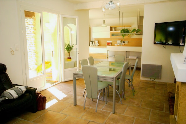 Foto van Vakantiehuis in Le Thor met privézwembad - Vakantiehuis in Le Thor - DiningRoom