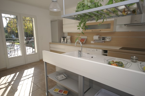 Foto van Vakantiehuis in Le Thor met privézwembad - Vakantiehuis in Le Thor - Kitchen