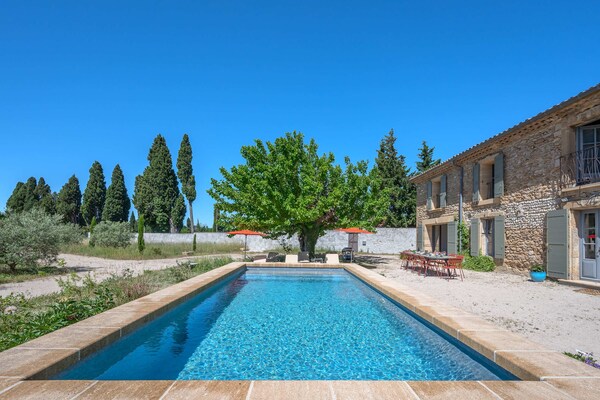 Foto van Landgoed met 5 slaapkamers nabij Rhône-wijngaarden - PoolOfHouse