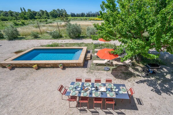 Foto van Landgoed met 5 slaapkamers nabij Rhône-wijngaarden - ExteriorSummer