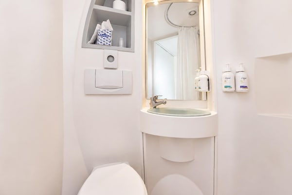 Foto van Citi Hotel London Heathrow - Kleine tweepersoonskamer - Geen raam - BathRoom