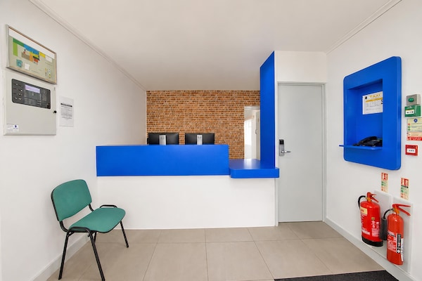 Foto van Citi Hotel London Heathrow - Standaard Familiekamer voor 4 personen - HallReception