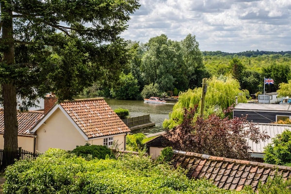Foto van Luxe cottage met tuin, Horning - Vakantiehuis in Horning - ExteriorSummer