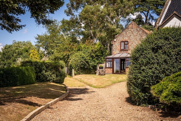 Foto van Luxe cottage met tuin, Horning - Vakantiehuis in Horning - ExteriorSummer
