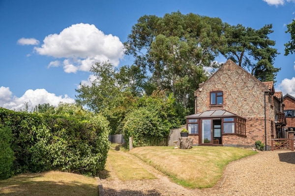 Foto van Luxe cottage met tuin, Horning - Vakantiehuis in Horning - ExteriorSummer