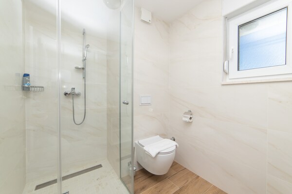 Foto van Altiora Prestige Residence 103 - Vakantiehuis in Gradac - BathRoom