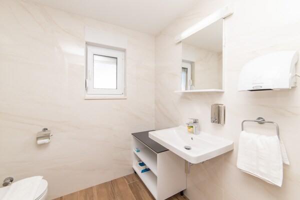 Foto van Altiora Prestige Residence 303 - Vakantiehuis in Gradac - BathRoom