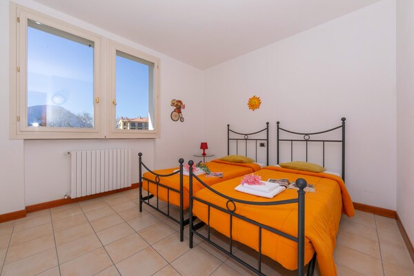 Foto van Vakantiehuis in Porlezza met uitzicht op het meer - Vakantiehuis in Porlezza - BedRoom