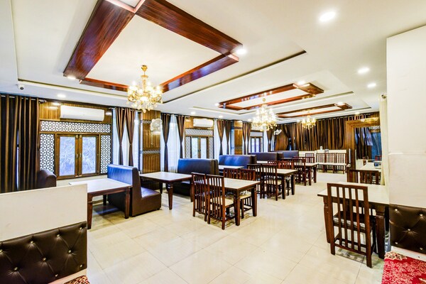 Foto van Gezellige verblijven in Red Hills Lakdikapul van S - DiningRoom