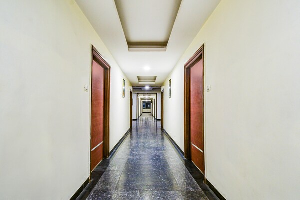 Foto van Gezellige verblijven in Red Hills Lakdikapul van S - FloorPlan