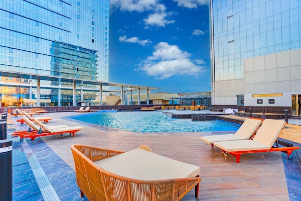 Foto van Sunday Hotel & Residences Gurugram - Vakantiehuis in Gurgaon - PoolOfHouse