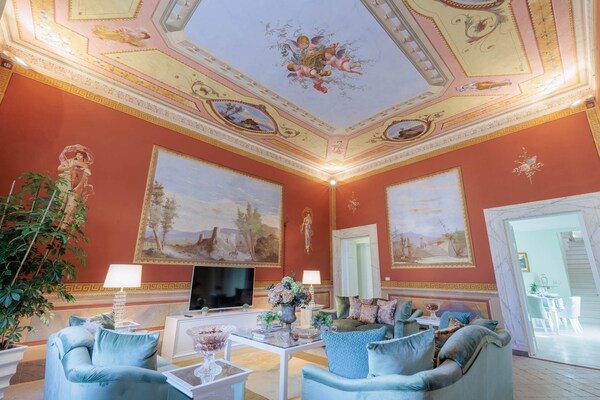 Foto van Appartement in Lucca bij Guinigi Toren - Vakantiehuis in Lucca - LivingRoom