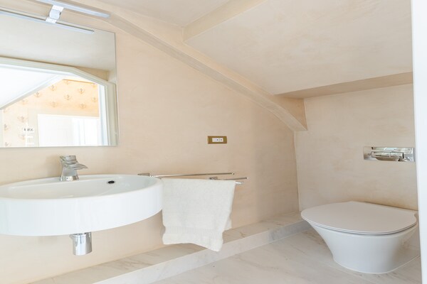 Foto van Appartement in Lucca bij Piazza San Michele - Vakantiehuis in Lucca - BathRoom