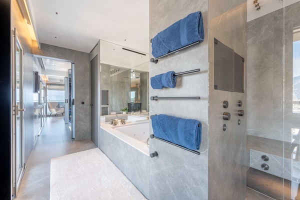 Foto van Luxe 5BR 10p appartement met terras Monaco - Vakantiehuis in Monaco - BathRoom