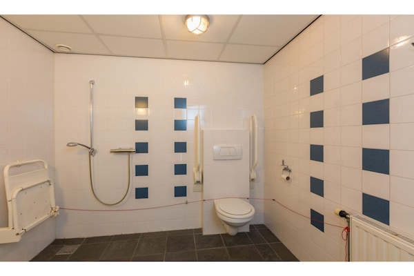Foto van Vakantiehuis Zoutelande bij het Strand - Vakantiehuis in Zoutelande - BathRoom