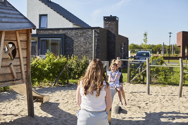 Foto van Bungalow in Limburg met Subtropisch Zwembad - Vakantiehuis in Roggel - GardenSummer