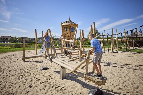 Foto van Bungalow in Limburg met Speeltuin - Vakantiehuis in Roggel - ParkFacilities