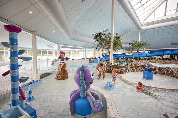 Foto van Bungalow in Limburg met Privé Speeltuin - Vakantiehuis in Roggel - ParkFacilities