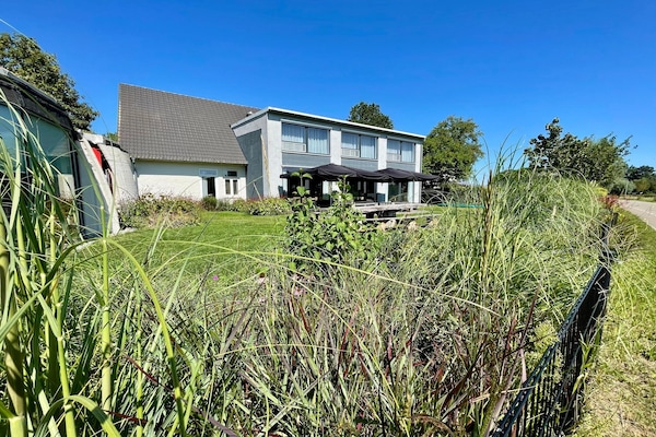 Foto van Fantastische groepsvilla op de Veluwe - Vakantiehuis in Teuge - GardenSummer