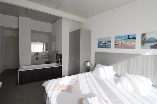 Foto van Fantastische groepsvilla op de Veluwe - Vakantiehuis in Teuge - BedRoom