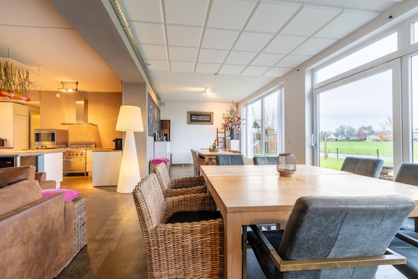 Foto van Fantastische groepsvilla op de Veluwe - Vakantiehuis in Teuge - DiningRoom