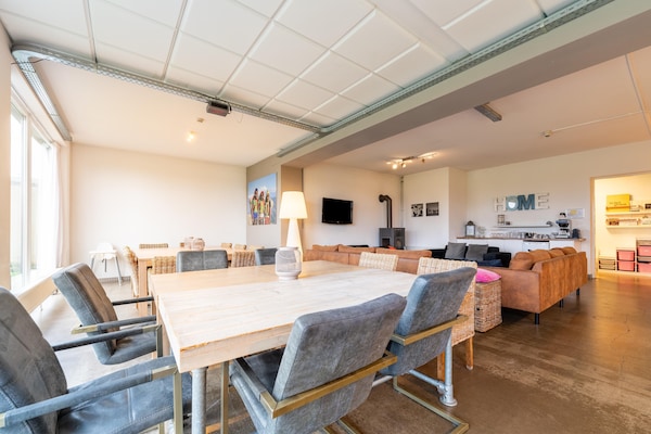 Foto van Fantastische groepsvilla op de Veluwe - Vakantiehuis in Teuge - DiningRoom