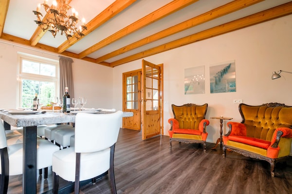 Foto van Prachtige boerderij met sauna - Vakantiehuis in Noardburgum - DiningRoom