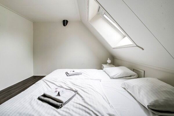 Foto van Prachtige boerderij met sauna - Vakantiehuis in Noardburgum - BedRoom