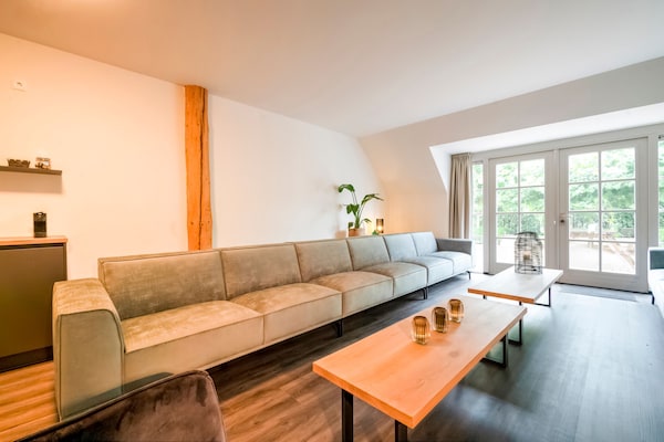 Foto van Prachtige boerderij met sauna - Vakantiehuis in Noardburgum - LivingRoom