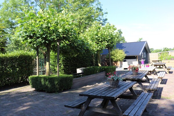 Foto van Prachtige boerderij met sauna - Vakantiehuis in Noardburgum - TerraceBalcony