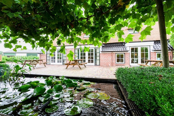 Foto van Prachtige boerderij met sauna - Vakantiehuis in Noardburgum - GardenSummer