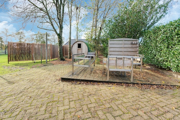 Foto van Prachtige boerderij met sauna - Vakantiehuis in Noardburgum - GardenSummer