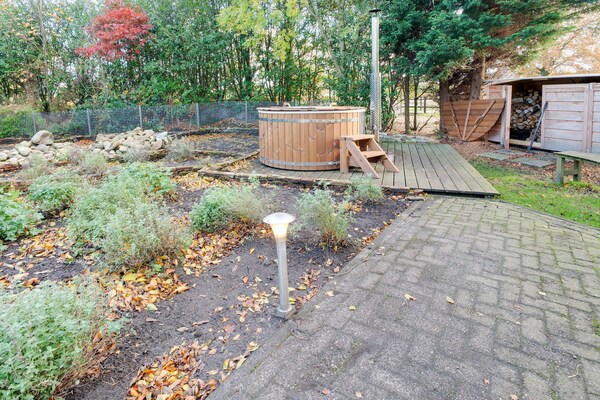 Foto van Prachtige boerderij met sauna - Vakantiehuis in Noardburgum - Wellness
