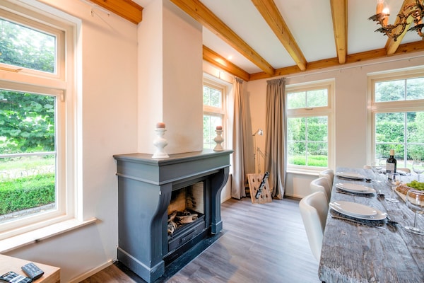 Foto van Prachtige boerderij met sauna - Vakantiehuis in Noardburgum - DiningRoom