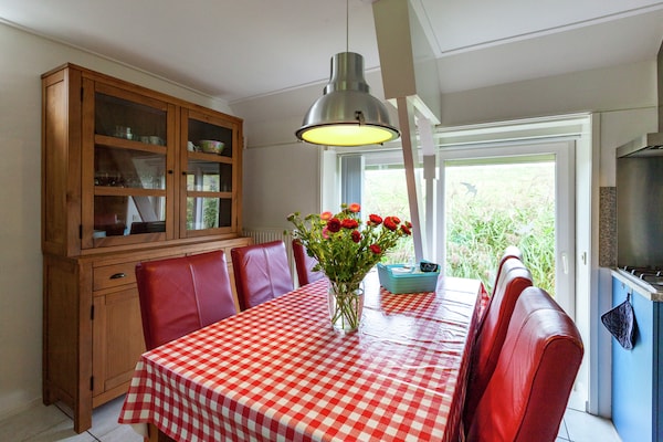 Foto van Rustig vakantiehuis - Vakantiehuis in Oostmahorn - DiningRoom