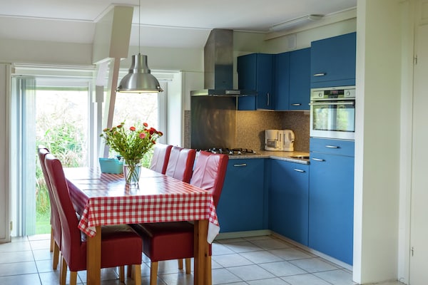 Foto van Rustig vakantiehuis - Vakantiehuis in Oostmahorn - Kitchen
