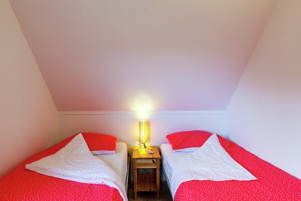Foto van Rustig vakantiehuis - Vakantiehuis in Oostmahorn - BedRoom