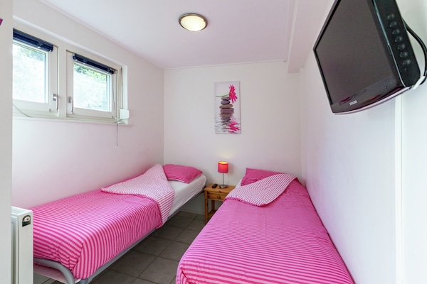 Foto van Rustig vakantiehuis - Vakantiehuis in Oostmahorn - BedRoom