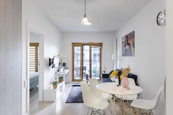Foto van Warschau Stadsappartement met balkon - Vakantiehuis in Warszawa - LivingRoom