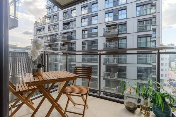Foto van Warschau Stadsappartement met balkon - Vakantiehuis in Warszawa - TerraceBalcony