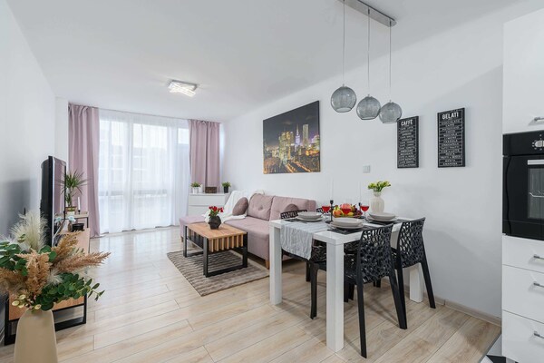 Foto van Ploudalmézeau Huis met Verwarmd Zwembad - Vakantiehuis in Warszawa - DiningRoom
