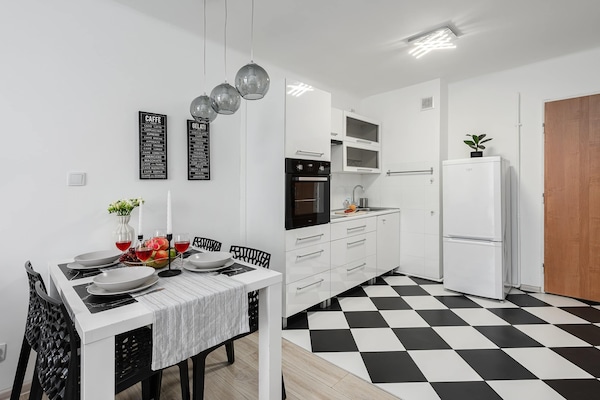 Foto van Ploudalmézeau Huis met Verwarmd Zwembad - Vakantiehuis in Warszawa - Kitchen
