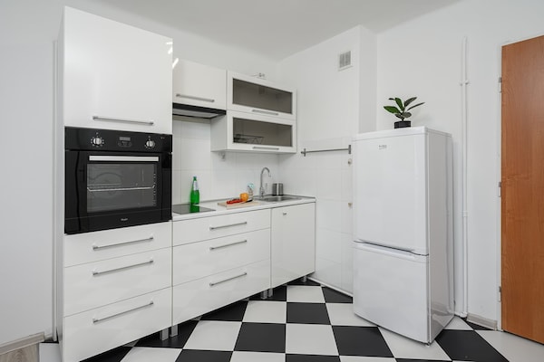 Foto van Ploudalmézeau Huis met Verwarmd Zwembad - Vakantiehuis in Warszawa - Kitchen