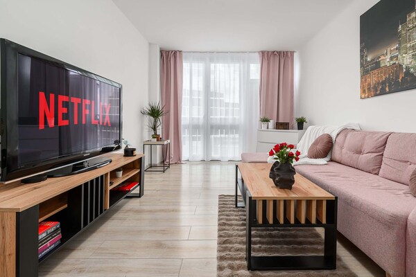 Foto van Ploudalmézeau Huis met Verwarmd Zwembad - Vakantiehuis in Warszawa - LivingRoom