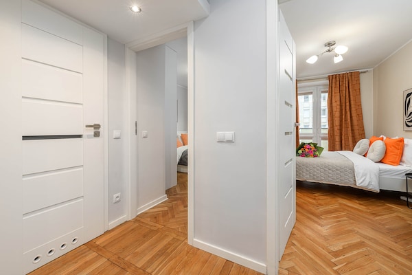 Foto van Waterfront House in Ploudalmézeau - Vakantiehuis in Warszawa 2 - BedRoom