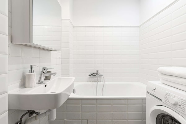 Foto van Waterfront House in Ploudalmézeau - Vakantiehuis in Warszawa 2 - BathRoom