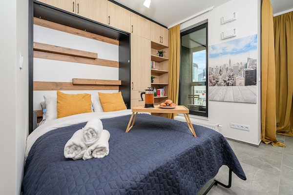 Foto van Luxe woning met uitzicht op de stad - Vakantiehuis in Warszawa - BedRoom