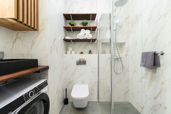 Foto van Luxe woning vlakbij Varso Tower - Vakantiehuis in Warszawa - BathRoom